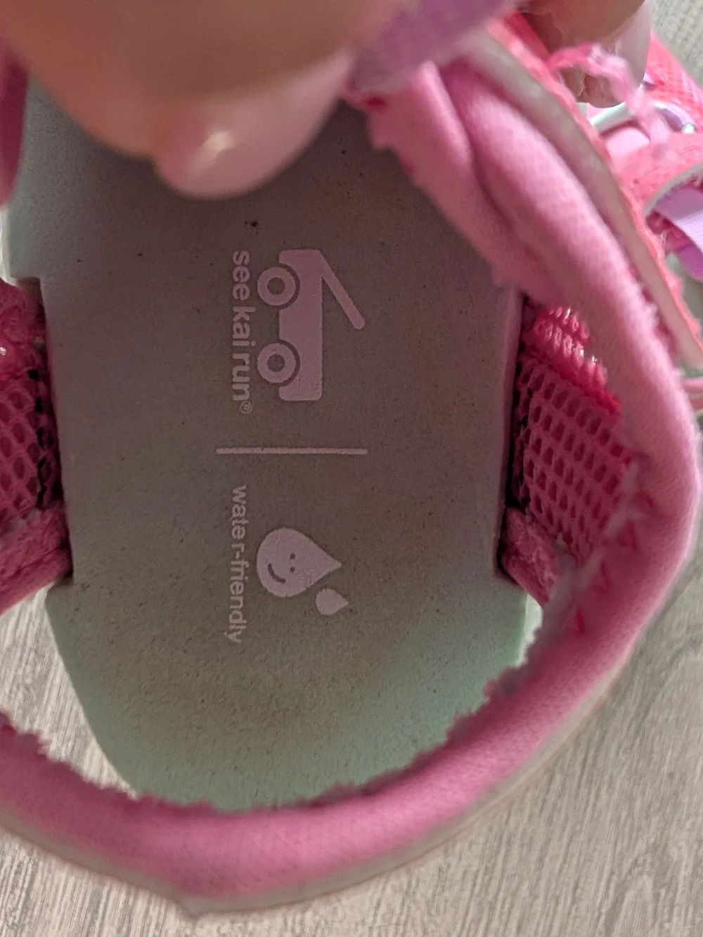 See Kai Run Aven Mini Hot Pink Baby Girls Water Shoes Size 4